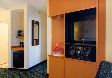 Fairfield Inn & Suites By Marriott Newark Liberty International Airport Экстерьер фото