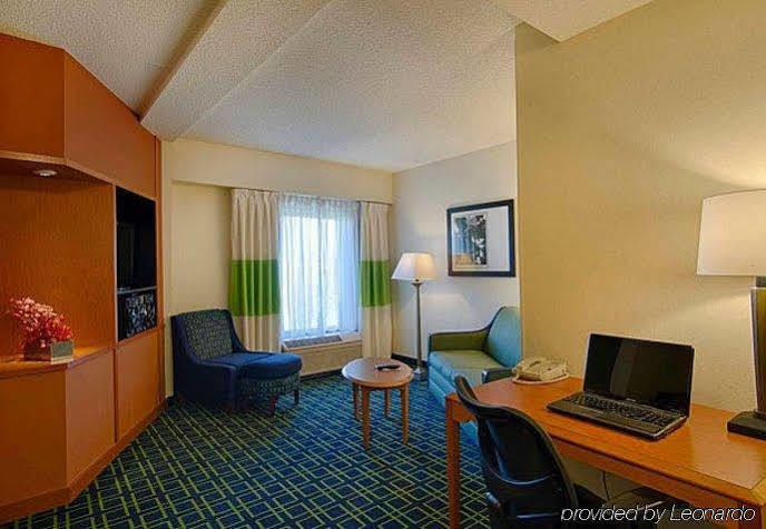 Fairfield Inn & Suites By Marriott Newark Liberty International Airport Экстерьер фото